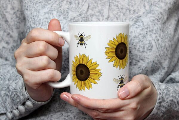 1 Bee sunflower illustrated