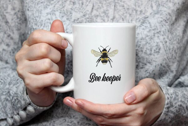 1 bee keeper