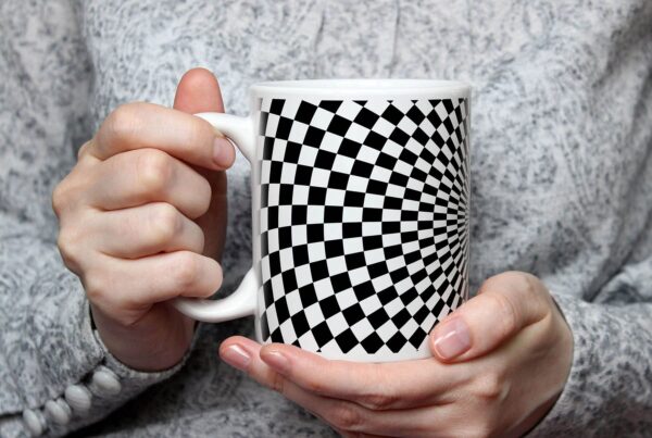 1 optical illusion black white
